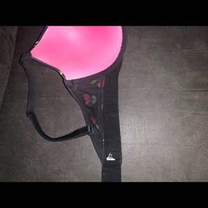 Victoria’s Secret Pink bra